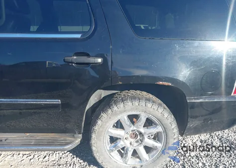 2010 GMC Yukon Denali z USA, uszkodzony, nr VIN 1GKUKEEFXAR174455